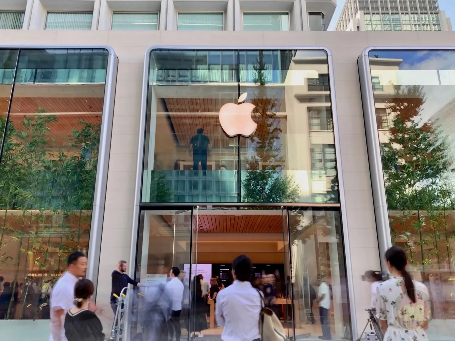 Apple 丸の内 グランドオープン