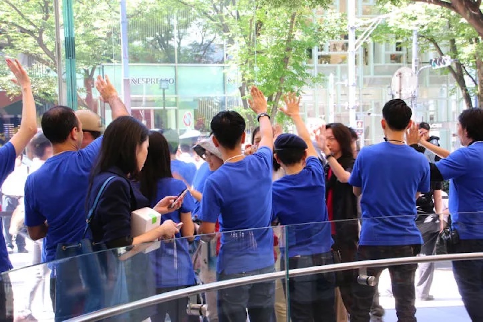 Apple 表参道 行列