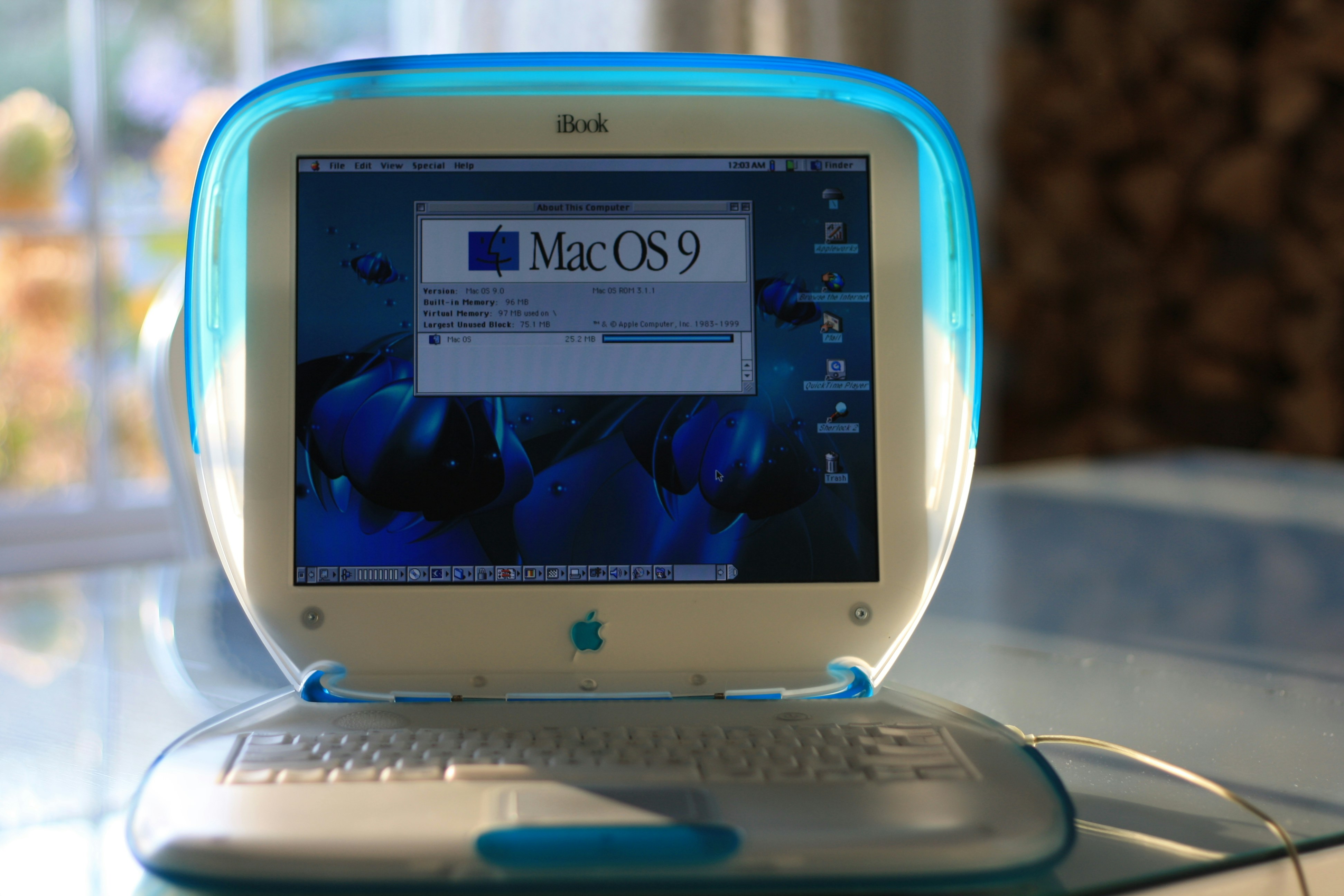 iBook Clamshell