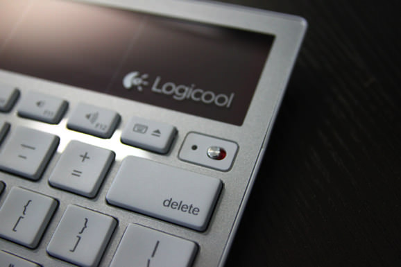 logicool-k760-wireless-keyboard-11.jpg