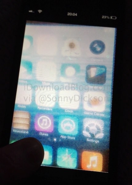 iOS-7-Home-screen-leak_wm.jpeg