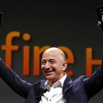 Amazon_Bezos_Kindle.jpg