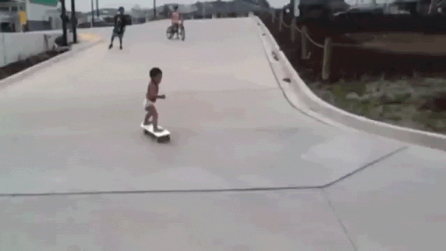 genius-toddler-skateboarder-3.gif