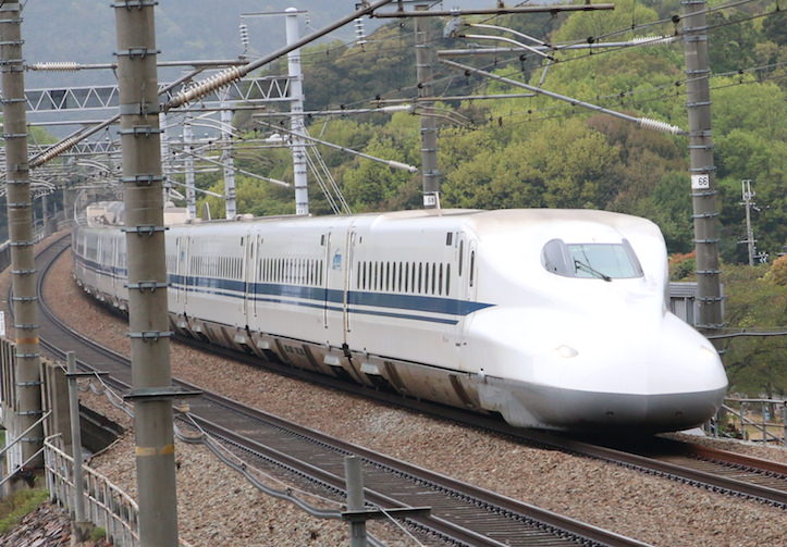 otsu-tunnel-bullet-train-2.JPG