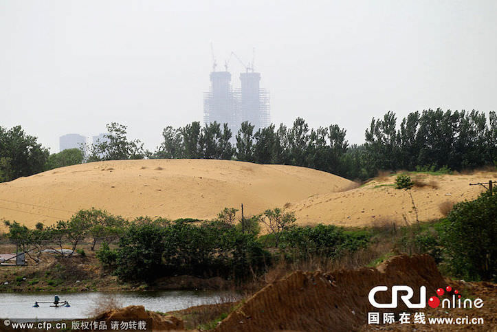 china-tries-to-make-lake-but-ends-in-desert-3.jpg