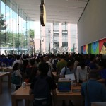 Apple-Store-Omotesando-Grand-Open-147.jpg