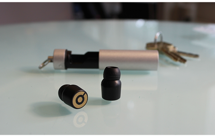 worlds-smallest-wireless-earbuds-earin-1.png