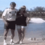 people-who-should-stay-away-from-the-beach-11.gif