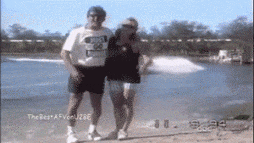 people-who-should-stay-away-from-the-beach-11.gif