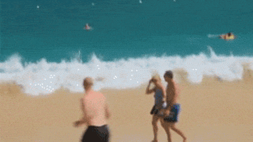 people-who-should-stay-away-from-the-beach-7.gif