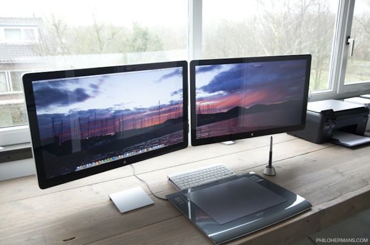 Mac-Workstation-With-Wooden-Desks-4.jpg