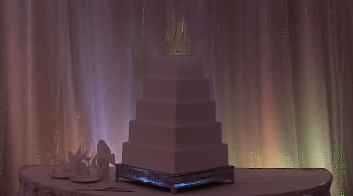 projection-mapping-wedding-cake-3.png