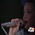 katy-perry-wii-remote.png