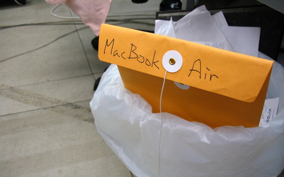 macbook-air-in-trash-can.jpg