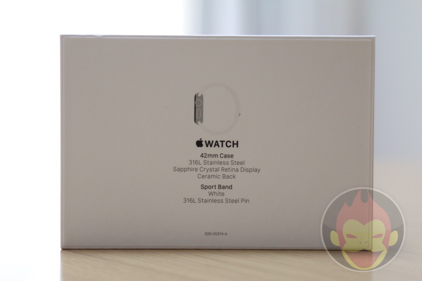 Apple-Watch-Stainless-Steel-White-Band-42mm-003.JPG