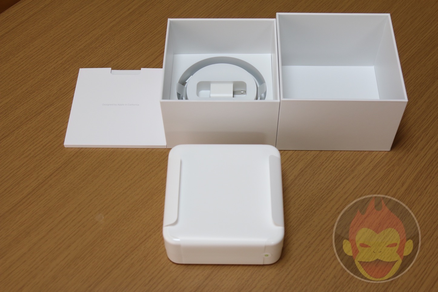Apple-Watch-Stainless-Steel-White-Band-42mm-006.JPG