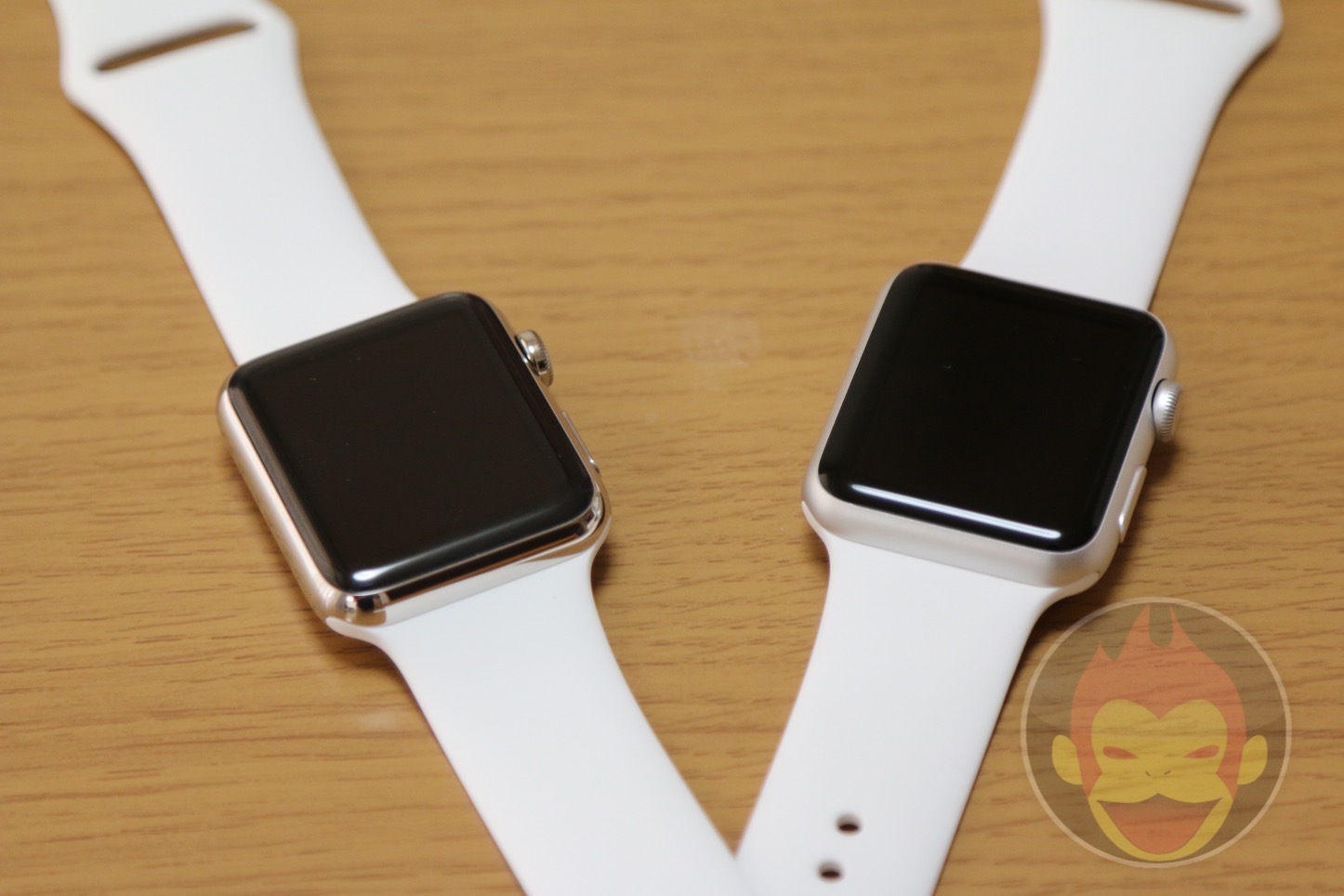 Apple-Watch-Stainless-Steel-White-Band-42mm-034.JPG