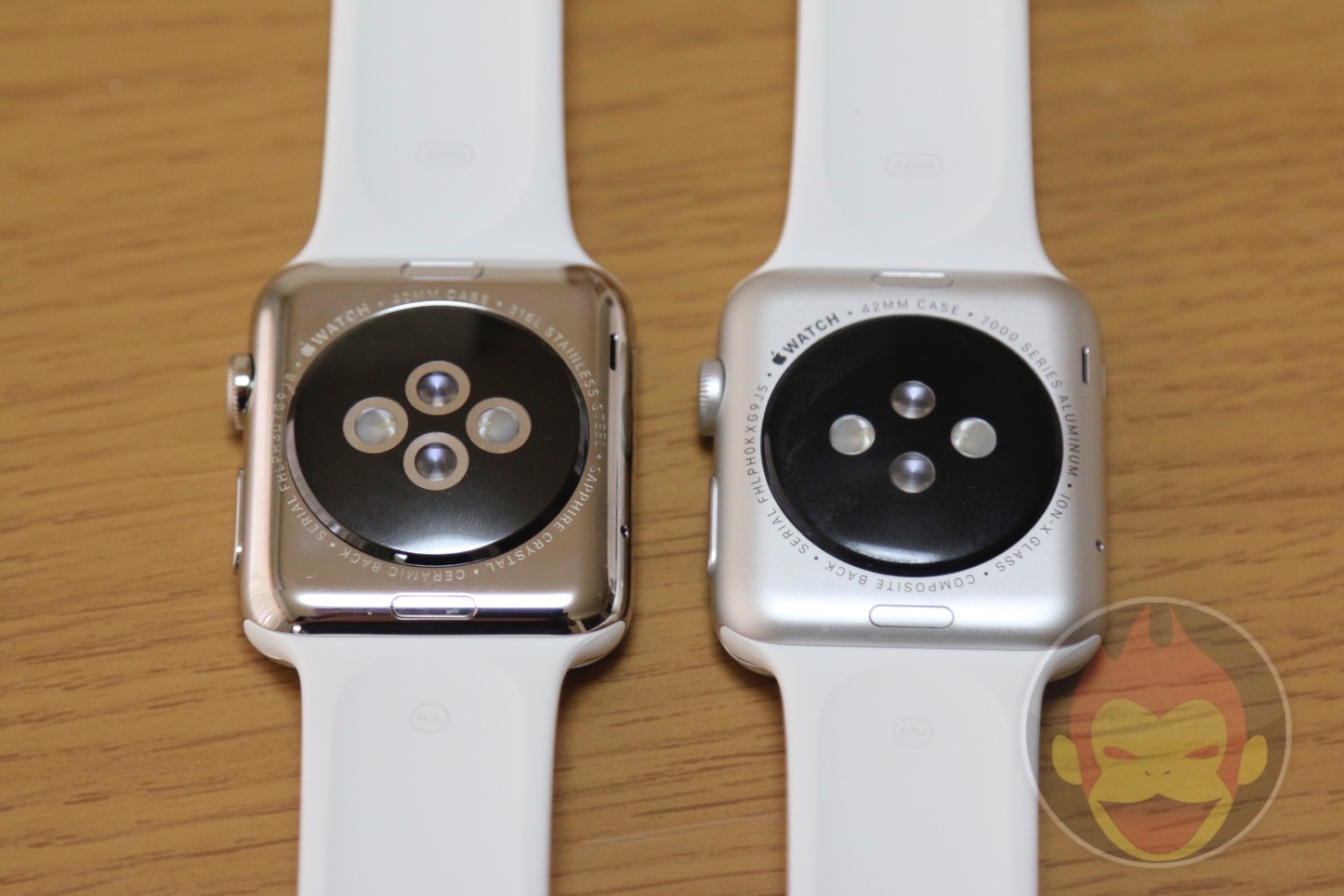 Apple-Watch-Stainless-Steel-White-Band-42mm-047.jpg