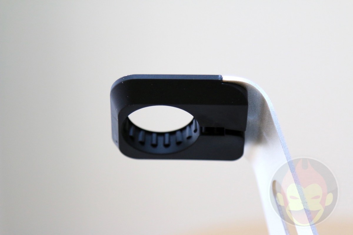 Spigen-Apple-Watch-Stand-06.JPG