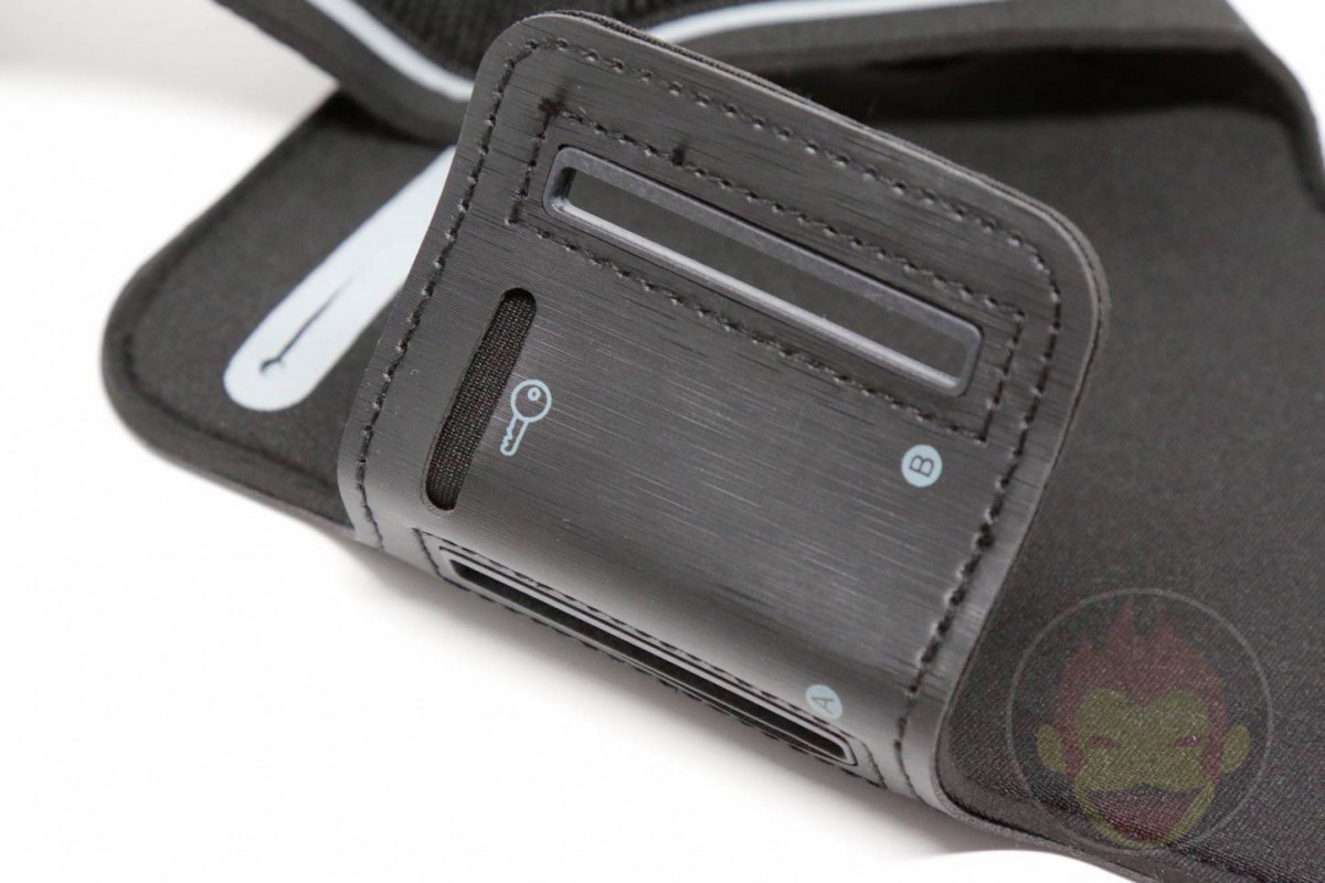 iPhone-6-Plus-Running-Arm-Band-06.JPG