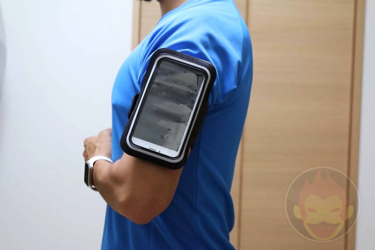 iPhone-6-Plus-Running-Arm-Band-19.JPG