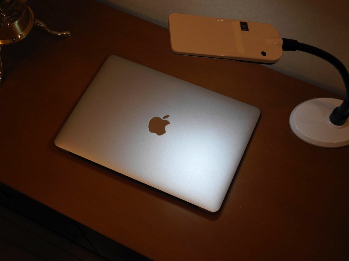 macbook-air.jpg