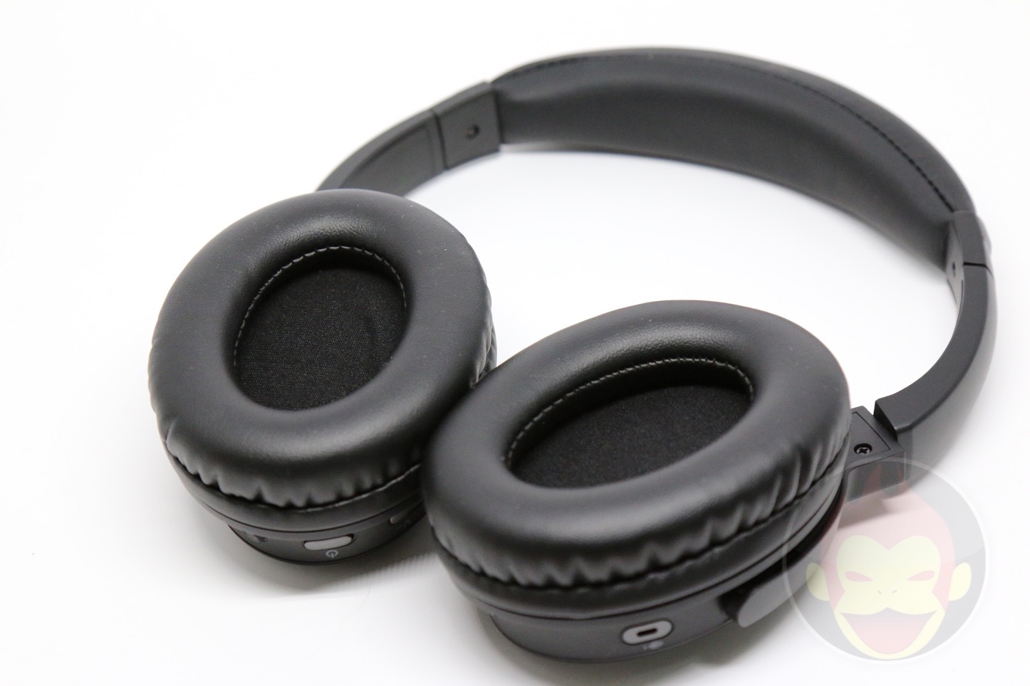 Soundpeats-A1-Wireless-Headphones-15.JPG