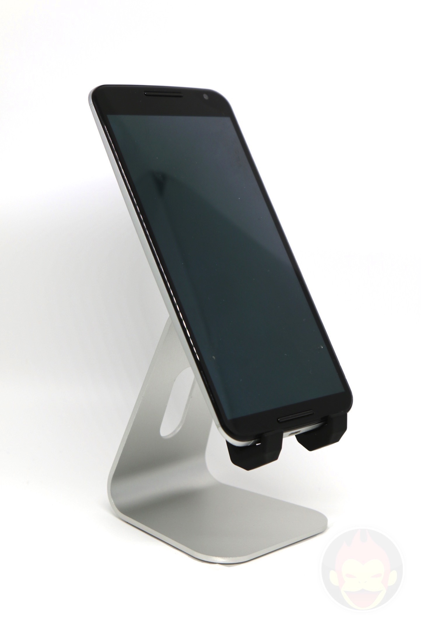 Spigen-S310-Smartphone-Stand-10.jpg
