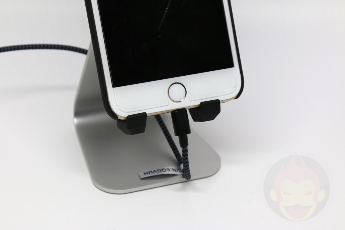 Spigen-S310-Smartphone-Stand-13.jpg