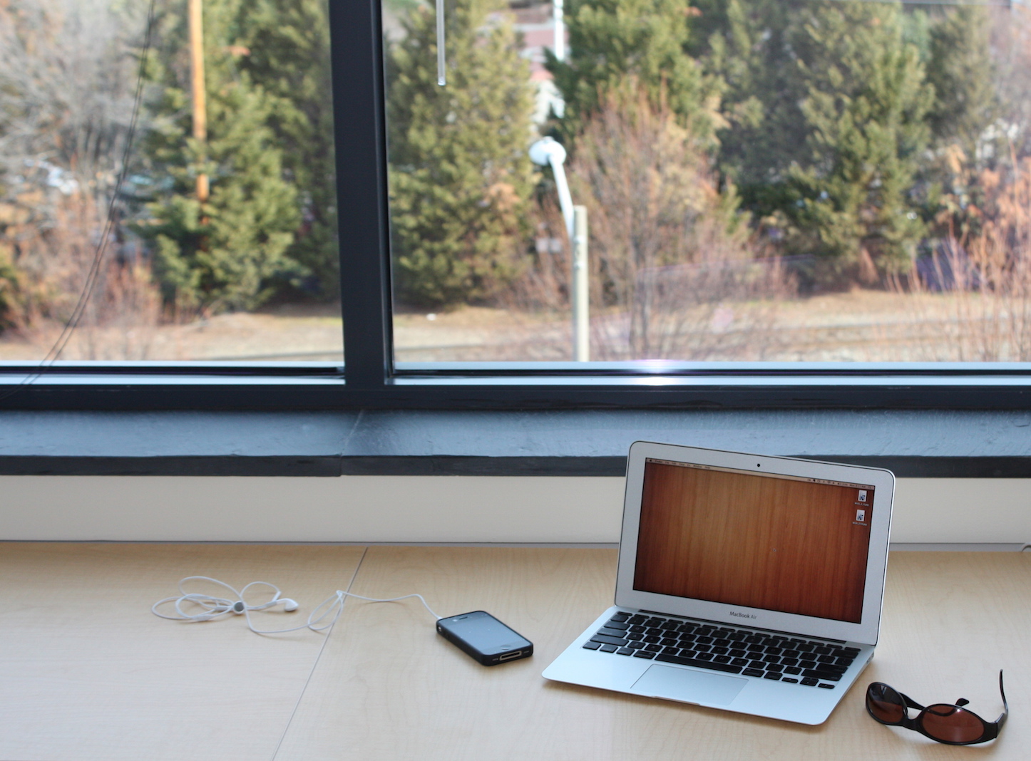 macbook-air-window.jpg