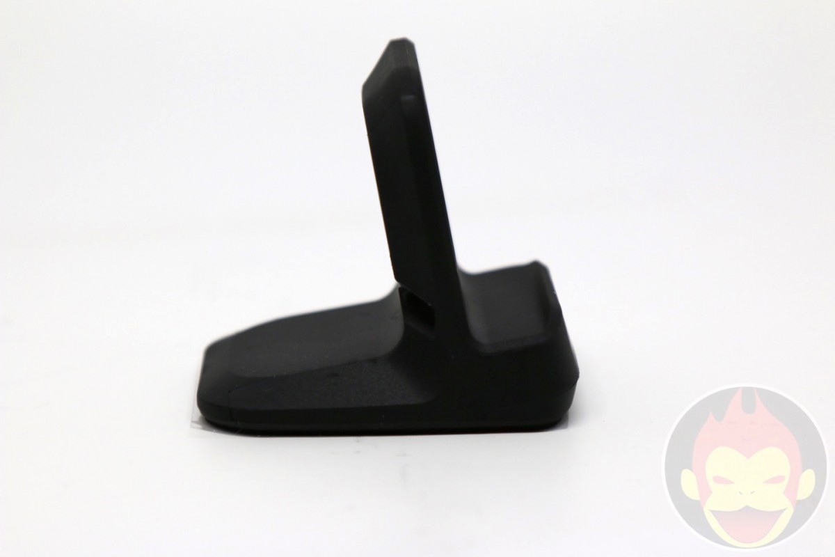 Spigen-S350-Apple-Watch-Stand-05.JPG