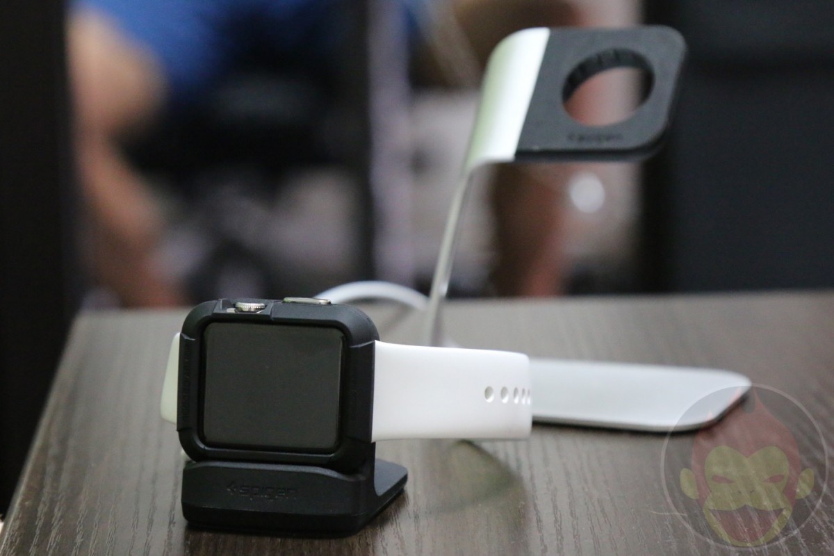 Spigen-S350-Apple-Watch-Stand-26.JPG