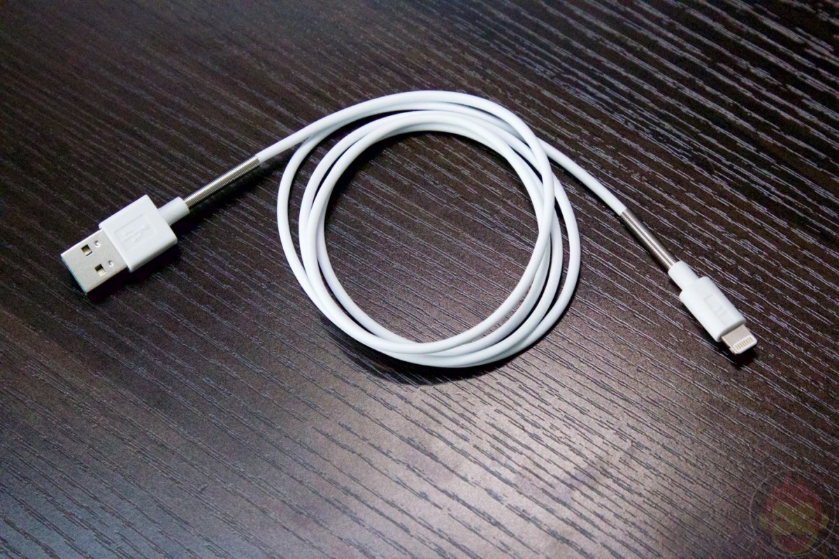 Sanwa-Supply-Lightning-Cable-02.jpg