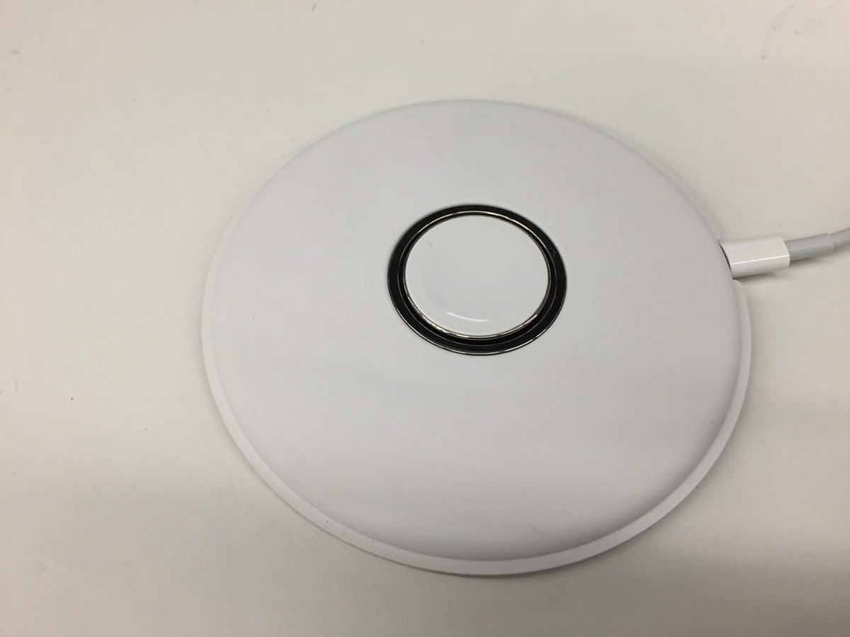 Apple-Magnetic-Charging-Dock-1.jpg