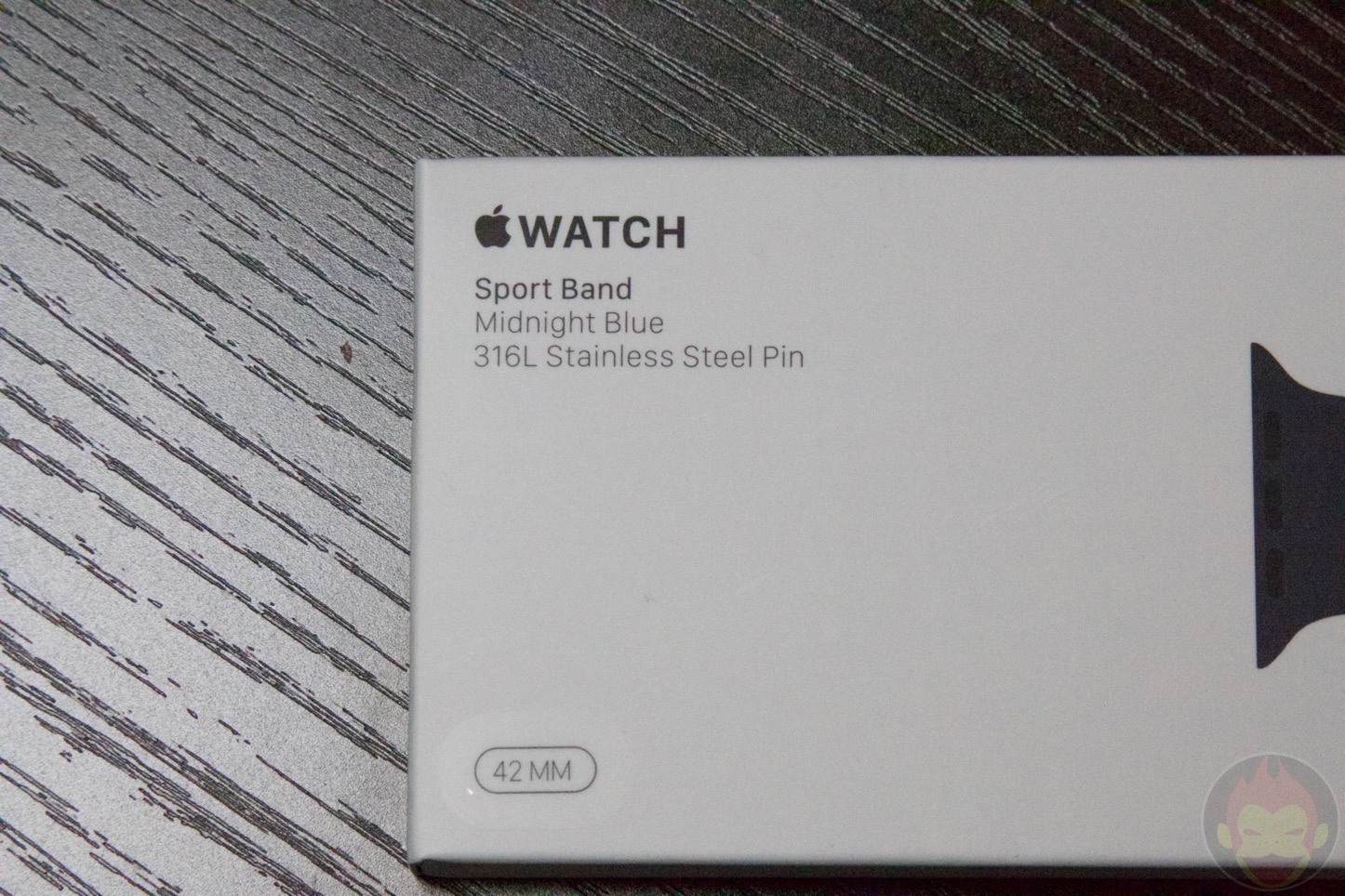 Apple-Watch-Sports-Band-Midnight-Blue-02.jpg