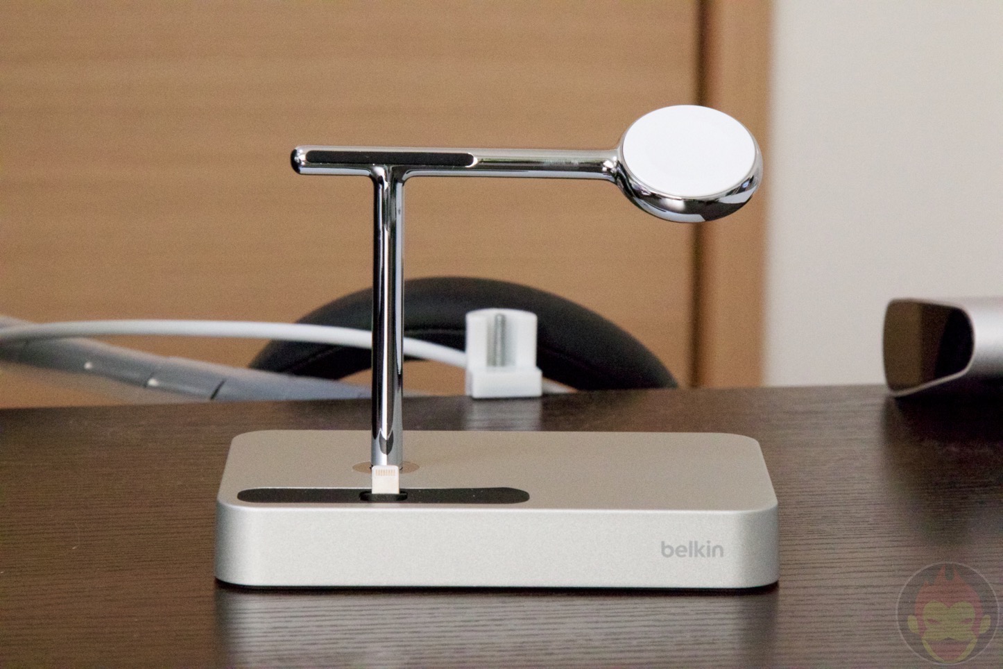 Belkin-Charge-Dock-for-iPhone-and-Apple-Watch-05.jpg
