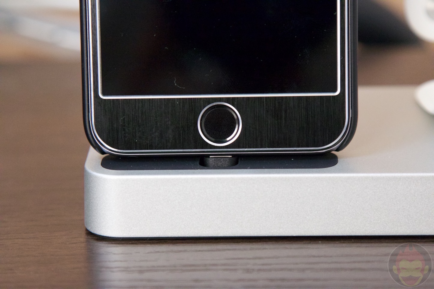 Belkin-Charge-Dock-for-iPhone-and-Apple-Watch-13.jpg