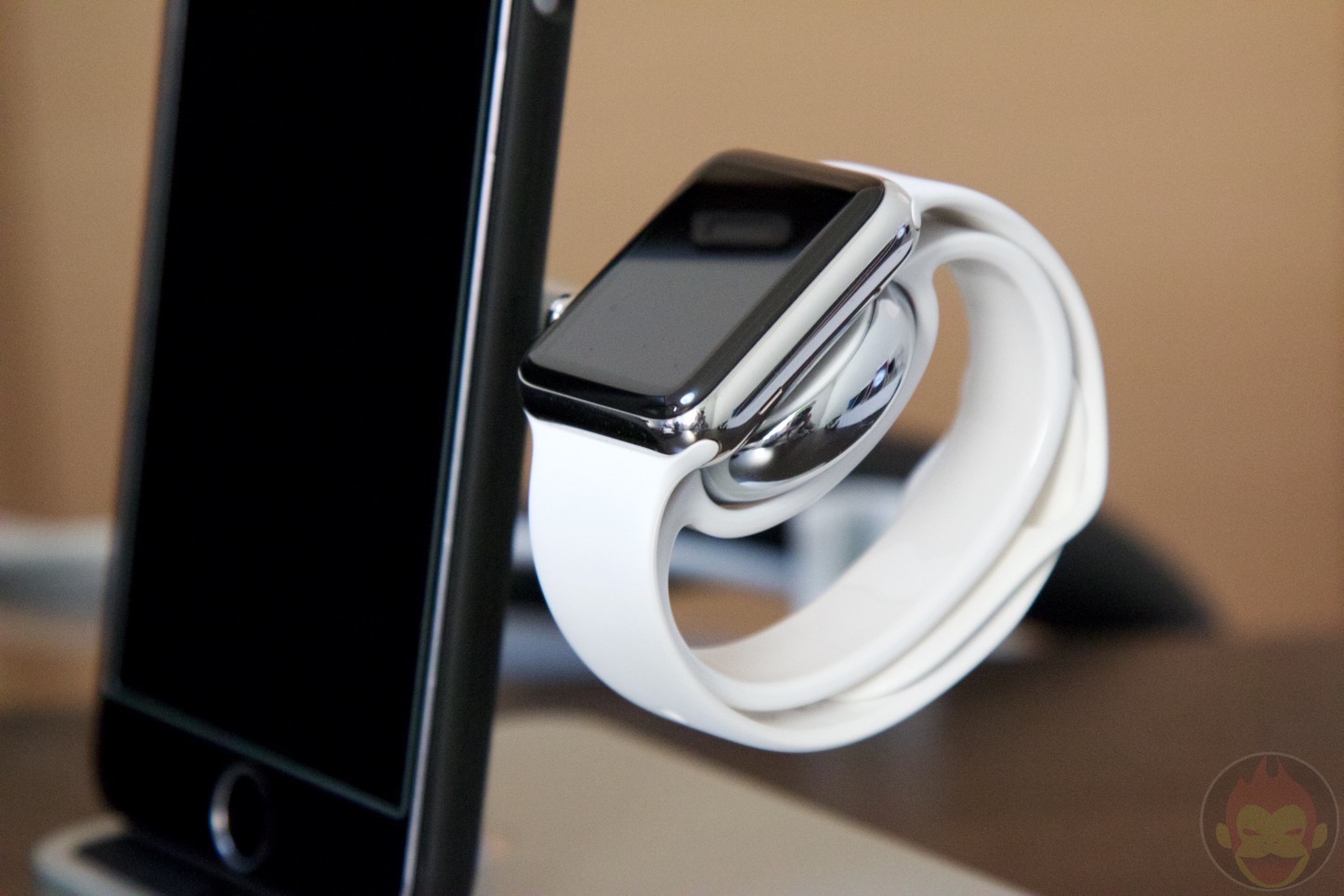 Belkin-Charge-Dock-for-iPhone-and-Apple-Watch-17.jpg