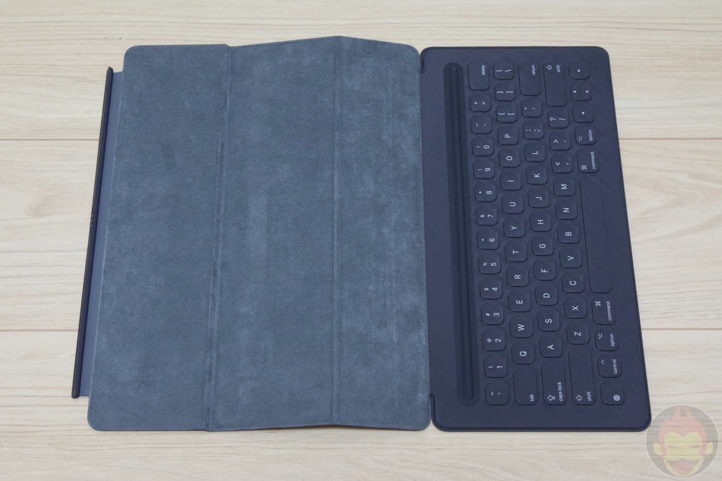 iPad-Pro-Smart-Keyboard-03.jpg