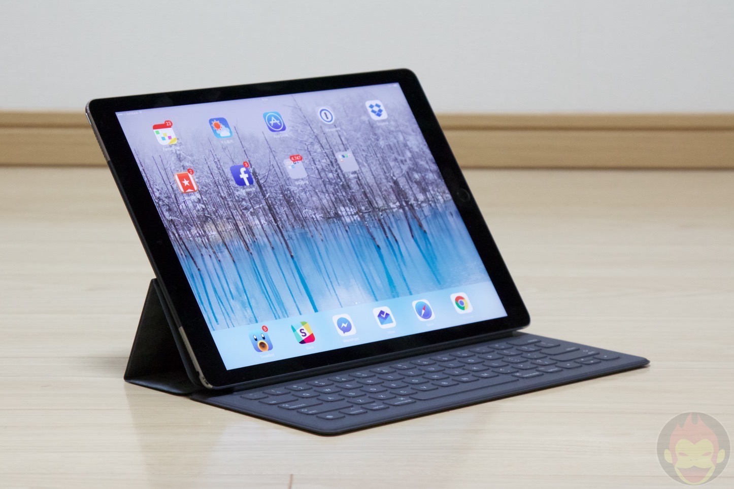 iPad-Pro-Smart-Keyboard-09.jpg