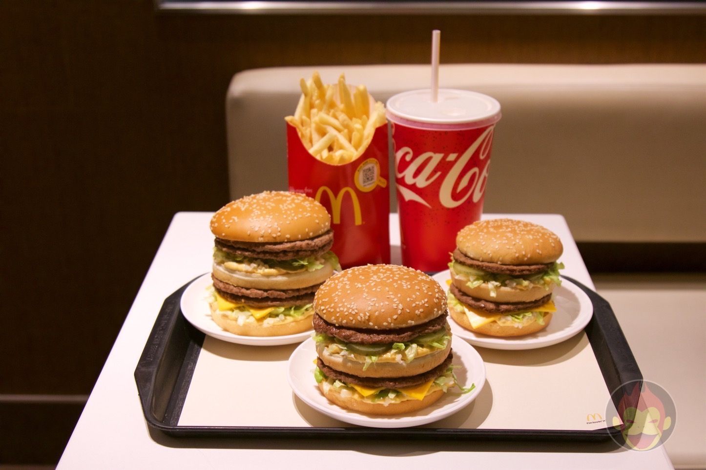 MacDonalds-Mega-Big-Mac-12.jpg