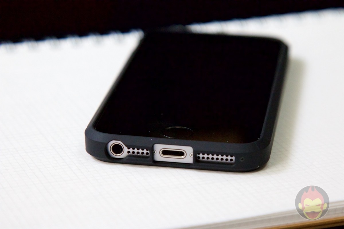 Spigen-Rugged-Case-iPhone-03.jpg