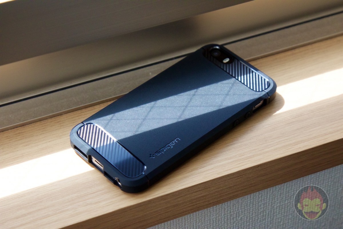 Spigen-Rugged-Case-iPhone-09.jpg