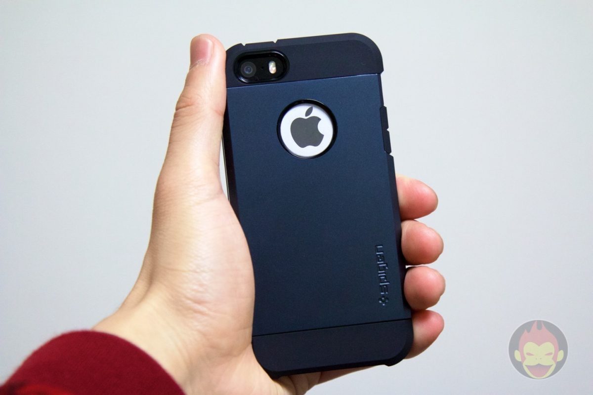 Spigen-Tough-Armor-iPhone-SE-Case-08.jpg