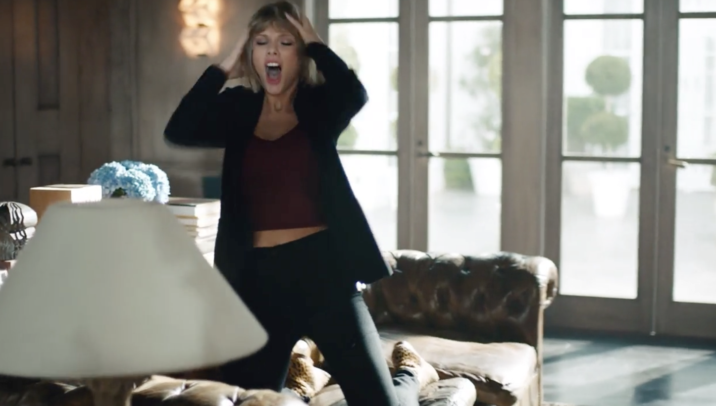 Dance-Like-No-One-Is-Watching-Taylor-Swift.png