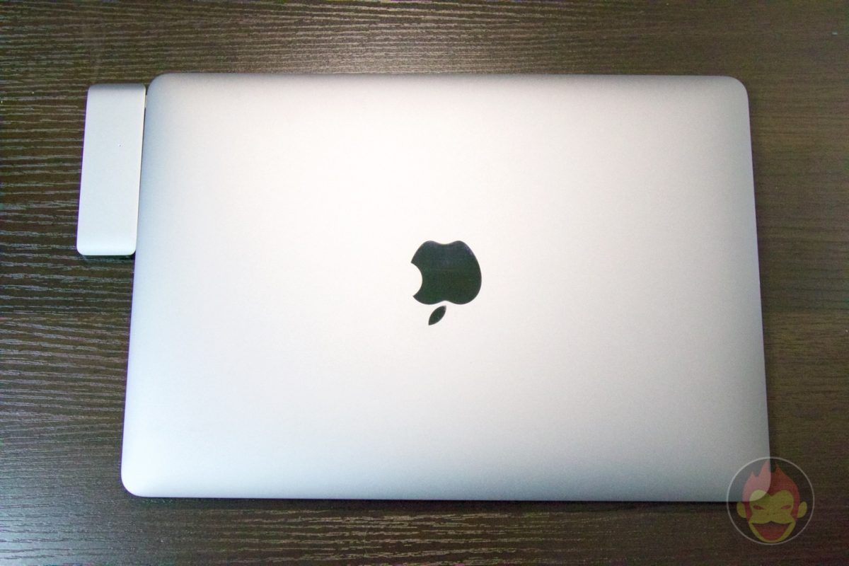 Satechi-MacBook-Type-C-3in1-05.jpg