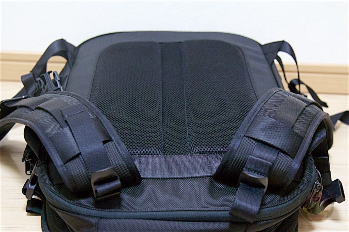 Aer-Travel-BackPack-on-Kickstarter-13.jpg
