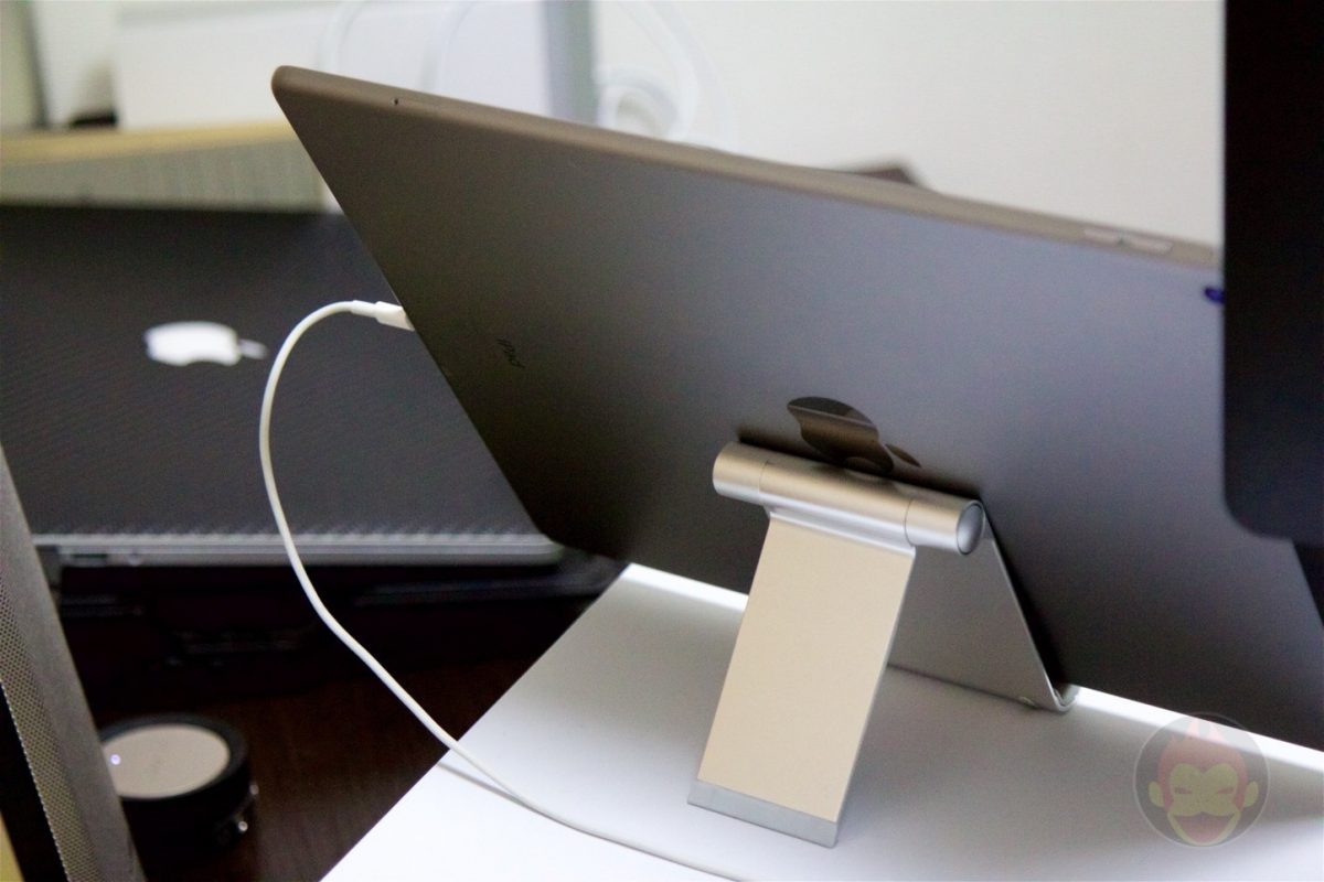 Logi-BASE-iPad-Pro-Stand-02.jpg