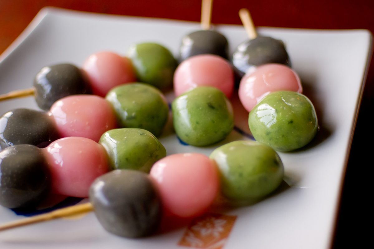 dango-on-plate.jpg