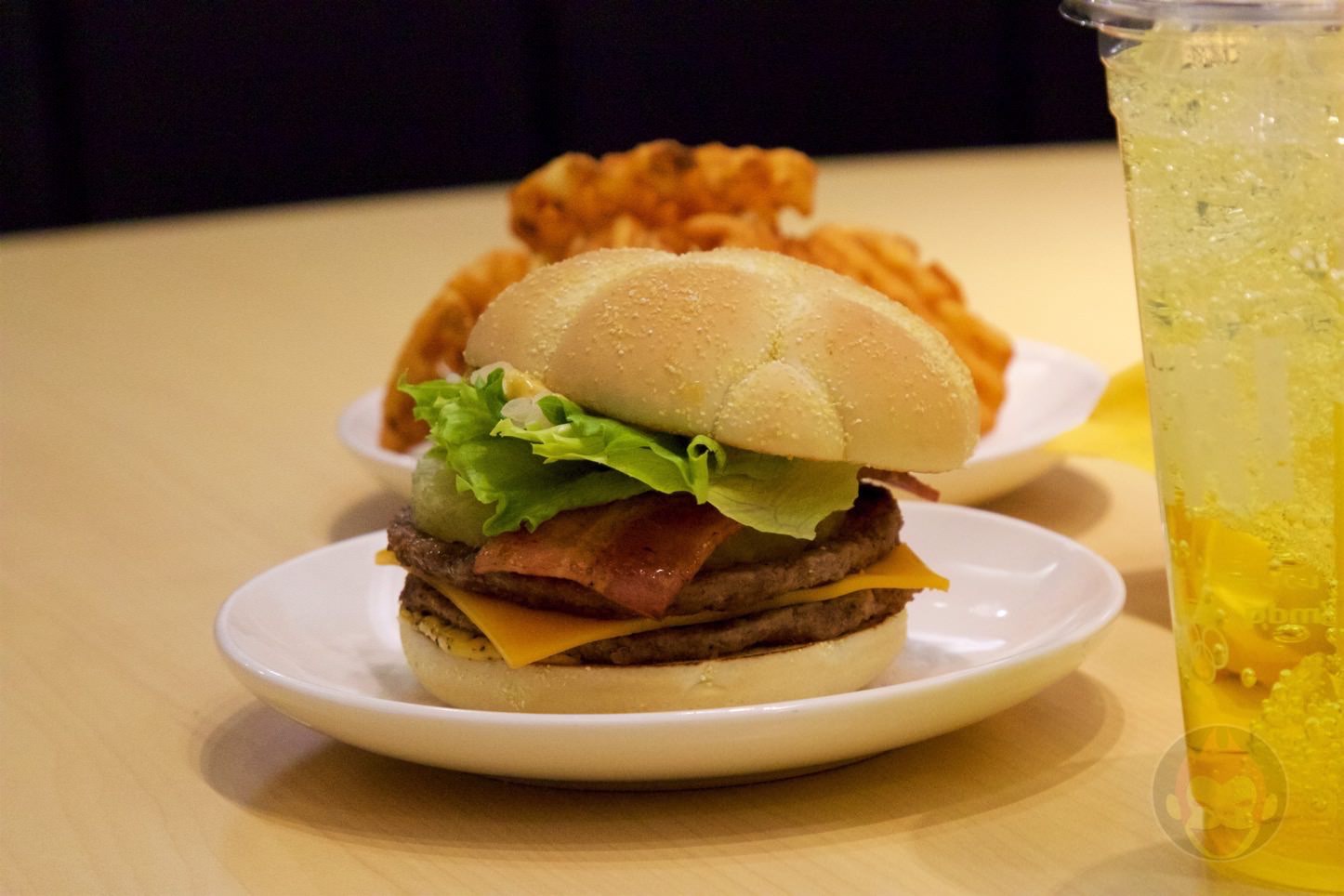 Hissho-Burger-McDonalds-Rio-14.jpg